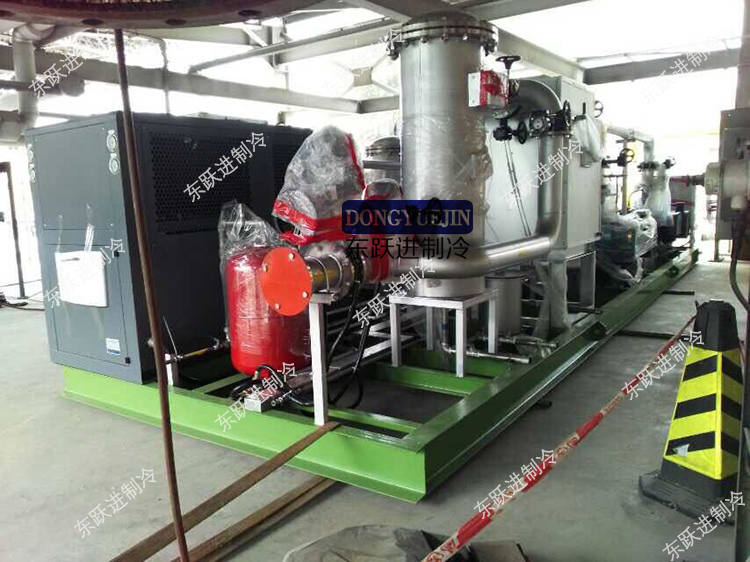 風(fēng)冷箱式低溫冷水機(jī) 風(fēng)冷箱式低溫冷水機(jī)